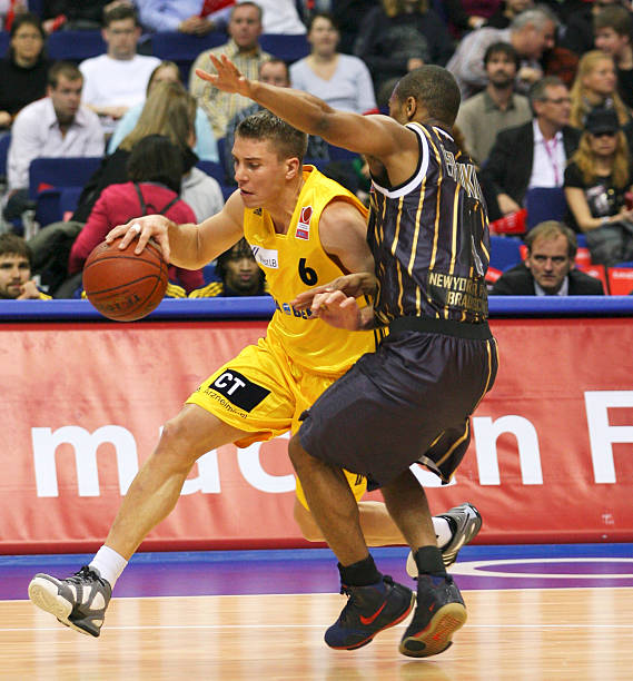 她在与莱巴 她在与莱巴