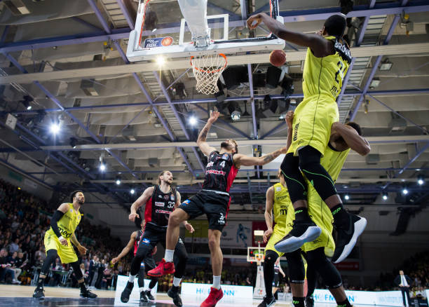 致太多犯规 致太多犯规